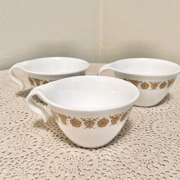 Vintage 1970’s Corelle by Corning Butterfly Gold Set of 3 Original Hook Cups - Picture 1 of 5